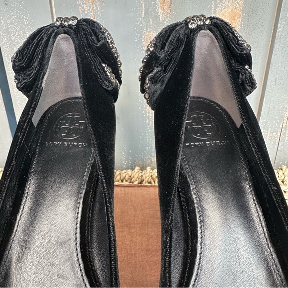 Tory Burch Josephine Velvet Rhinestone Bow Pump Black Sz 7.5 - Picture 4 of 16